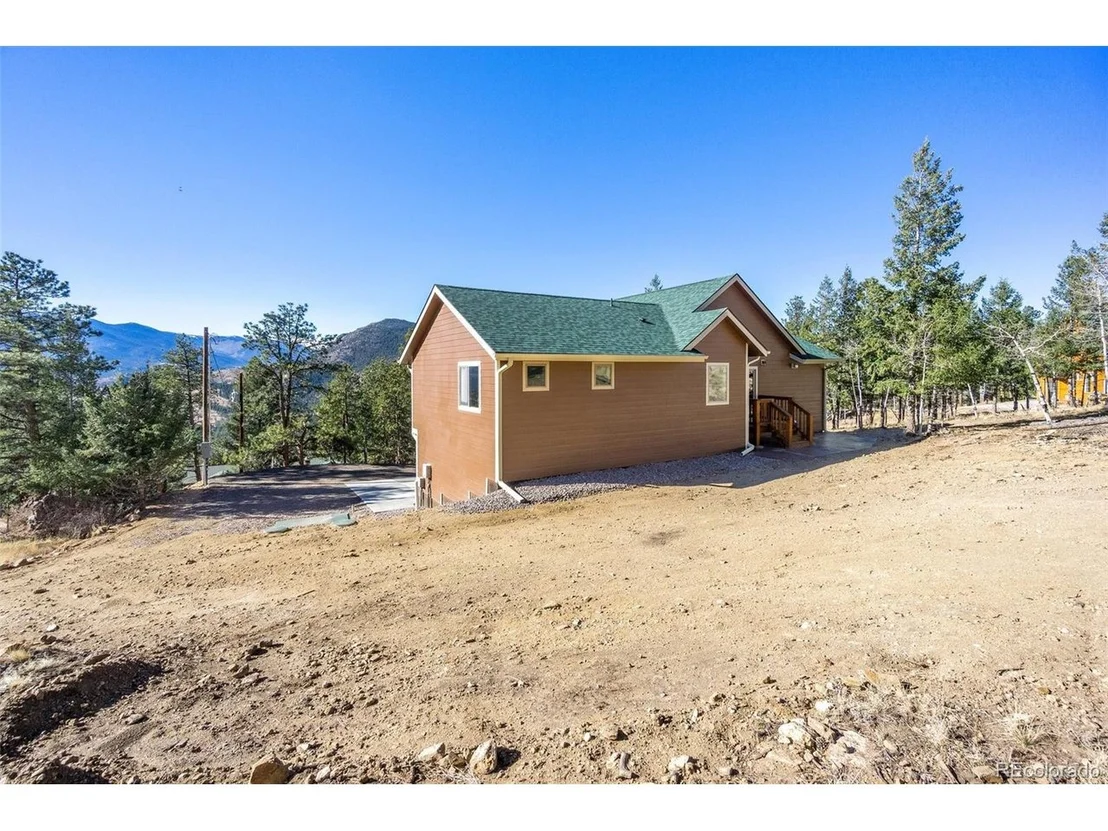 Photo of 544 Aspen Ln