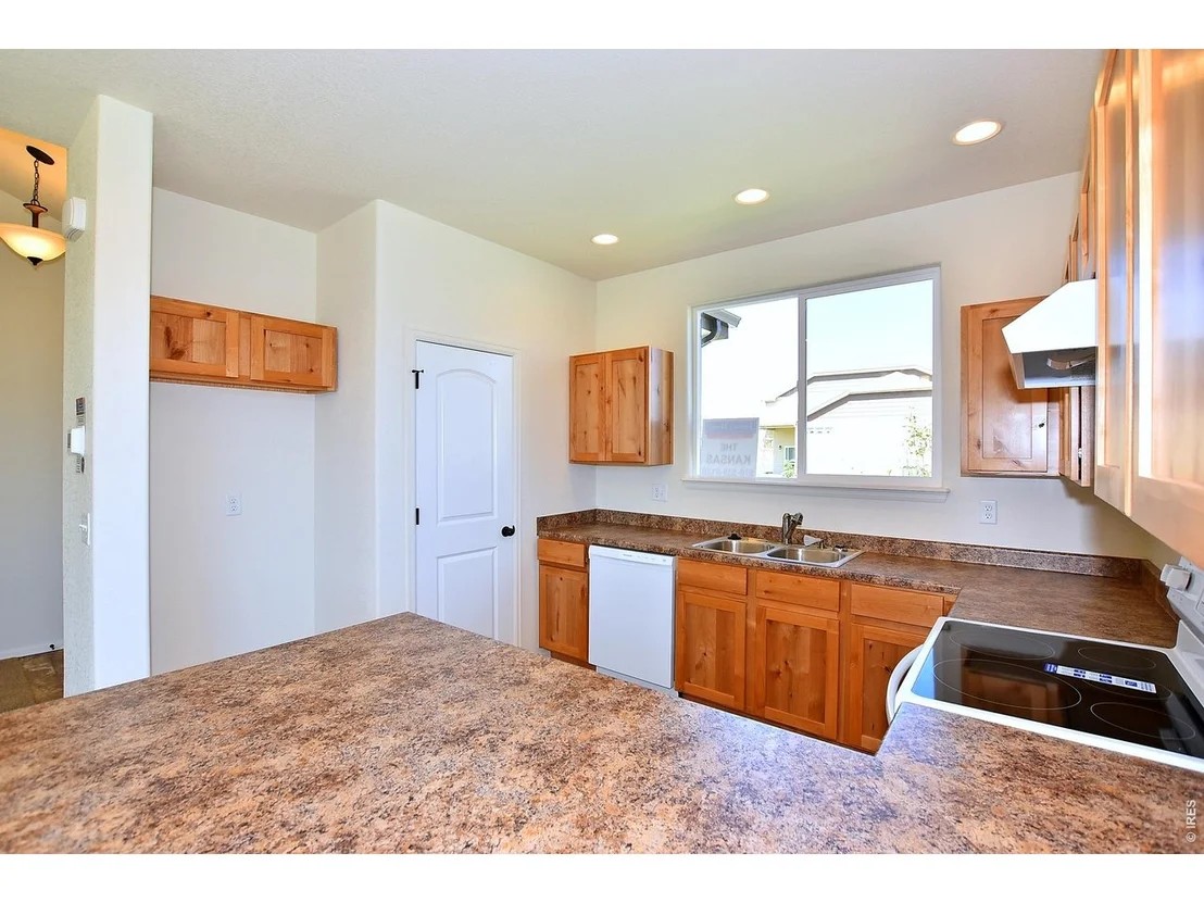 Photo of 2400 Juno Ln