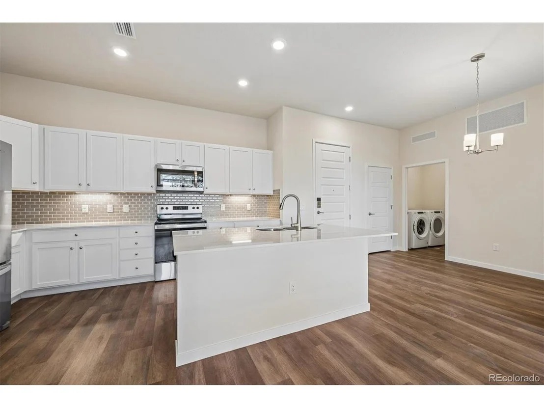 Photo of Unit 2103 at 485 Interlocken Blvd