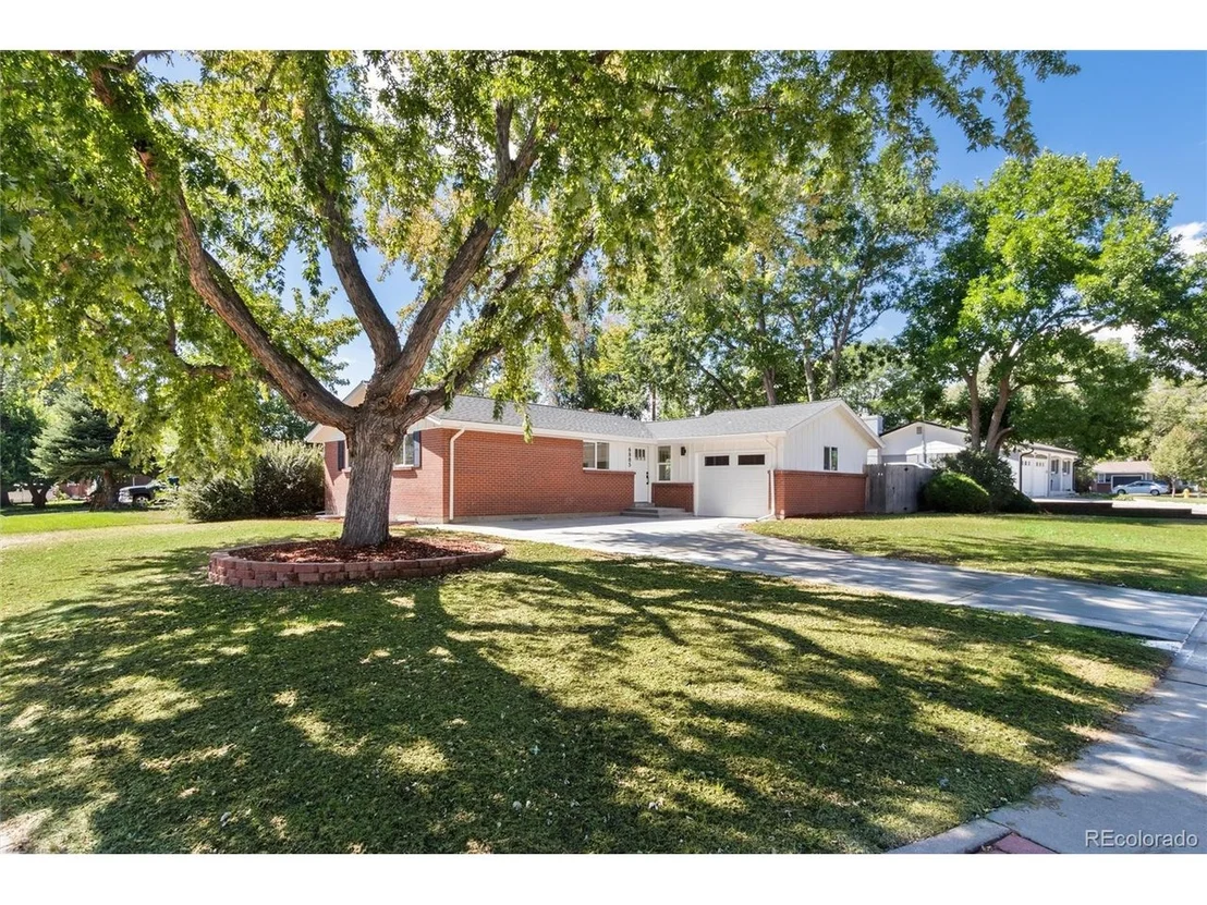 Photo of 6885 Oak Way