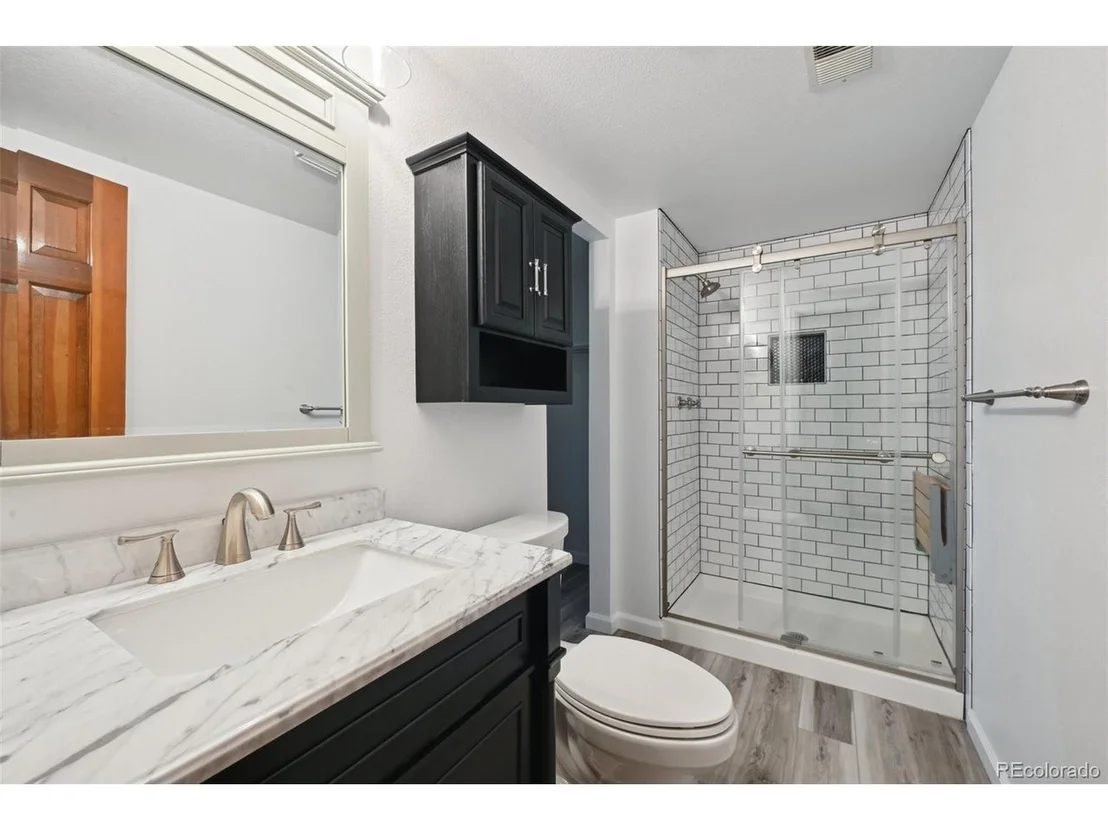 Photo of 1105 Oakhurst Dr