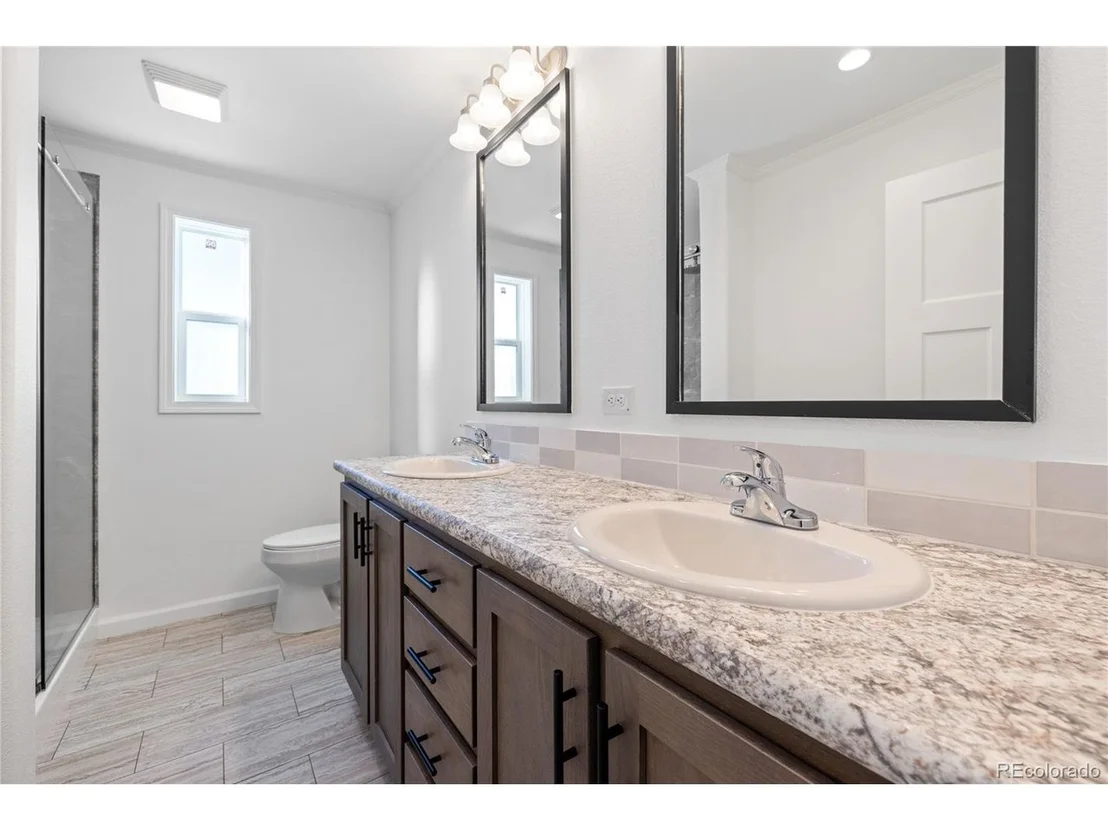 Photo of 129 Brooklyn Cir