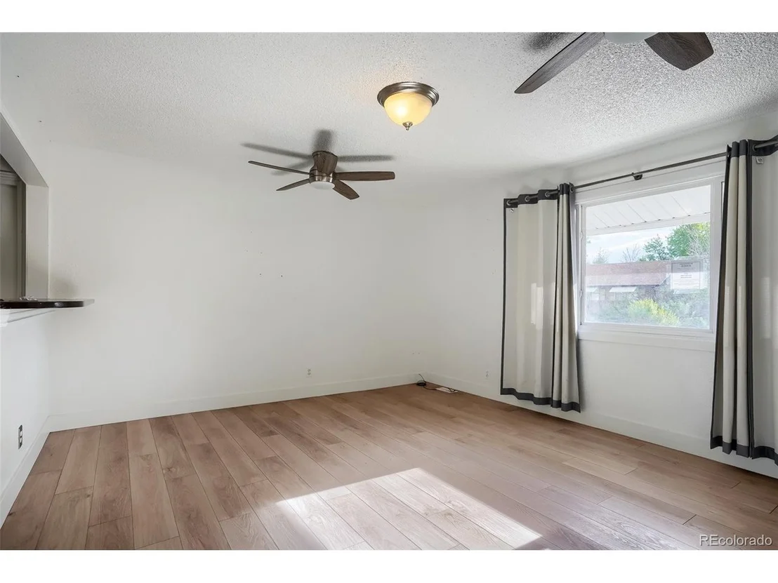 Photo of 5542 Sable St