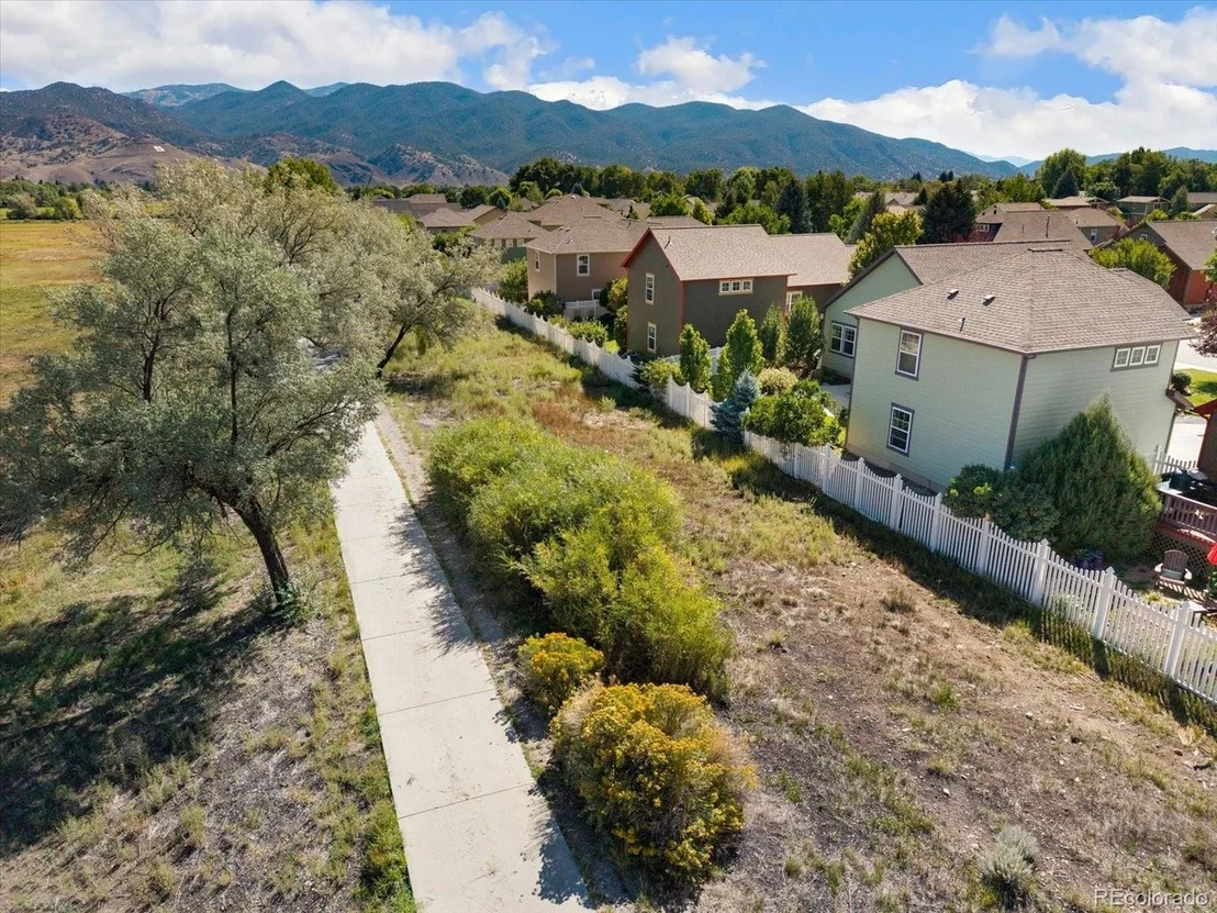Photo of 12 Trailside Cir