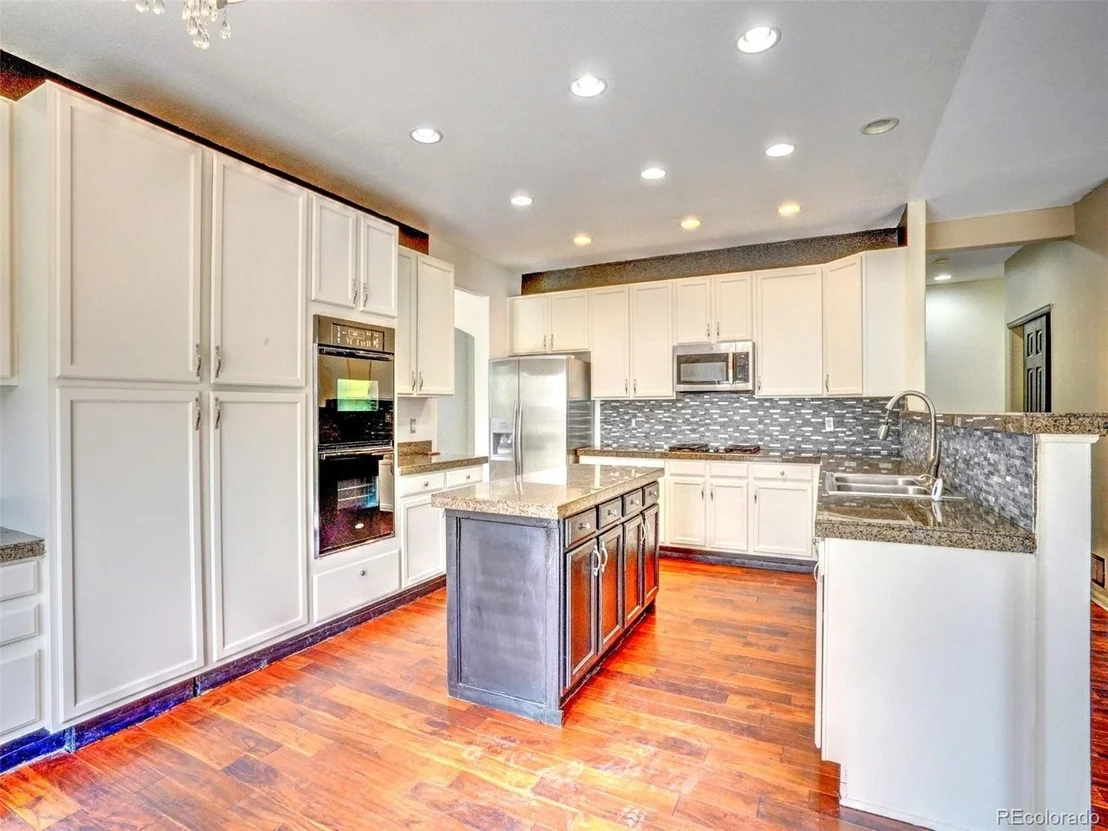 Photo of 5869 Scenic Ave