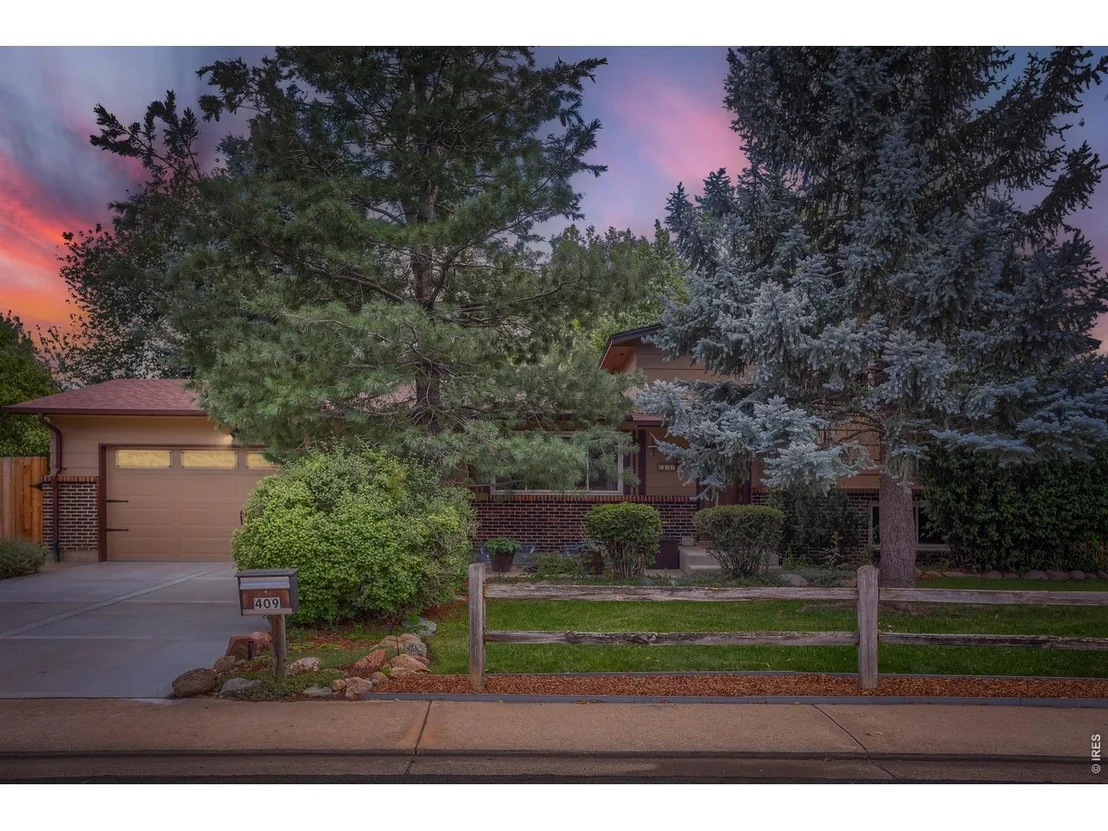 Photo of 409 E Saint Clair Ave