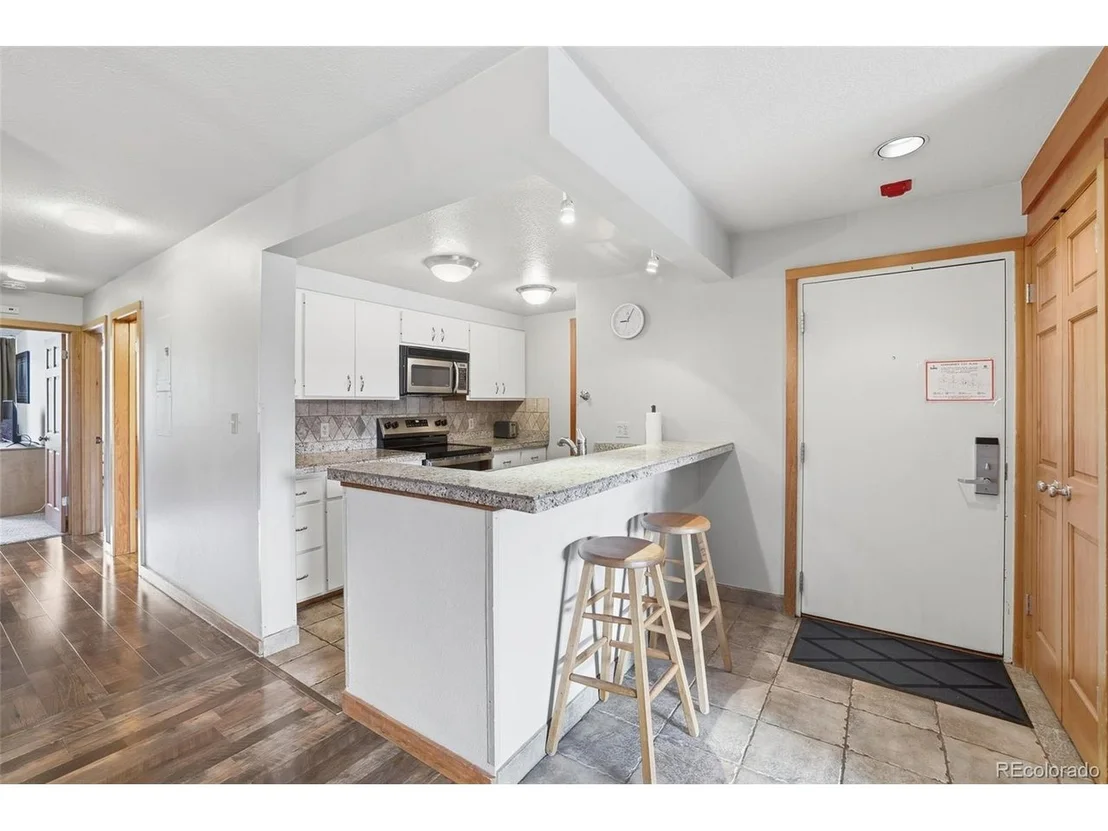 Photo of Unit 2015 at 21700 US Highway 6