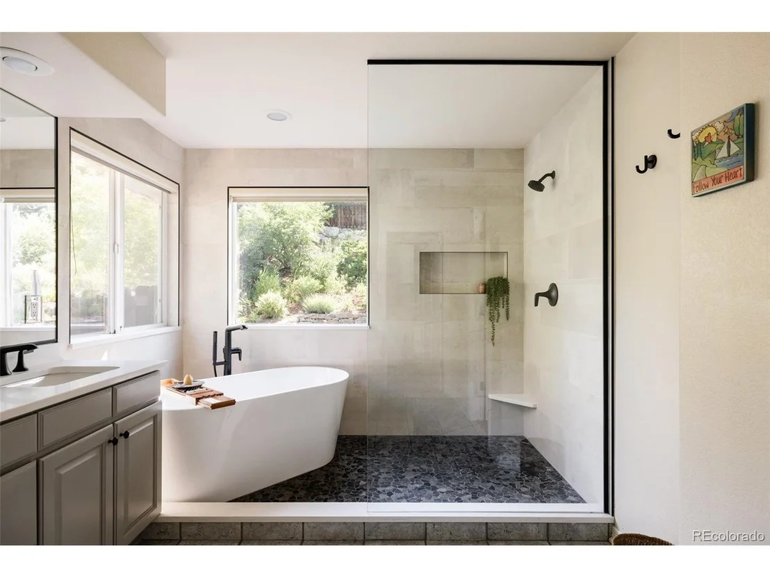 Photo of 1347 Pine View Rd