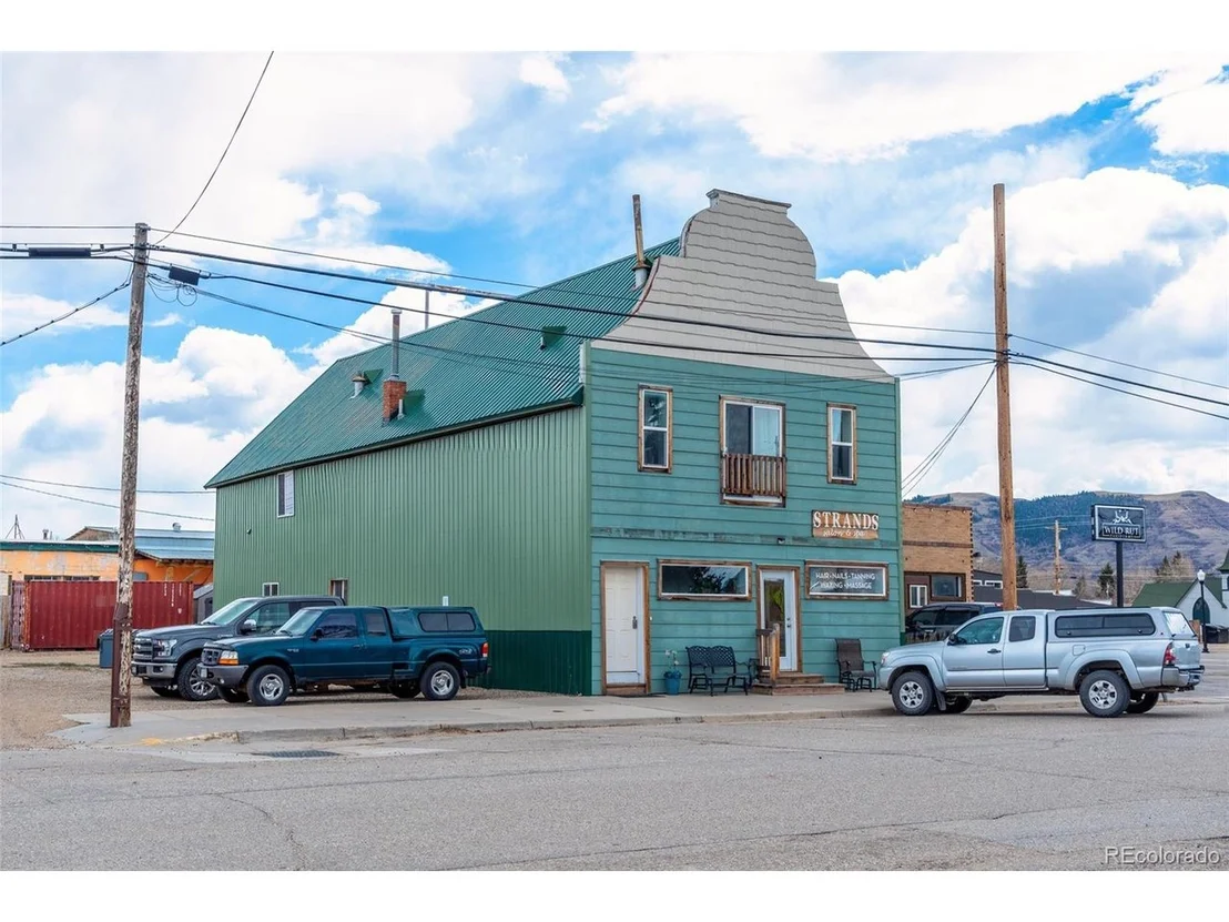 Photo of 104 N 3rd St