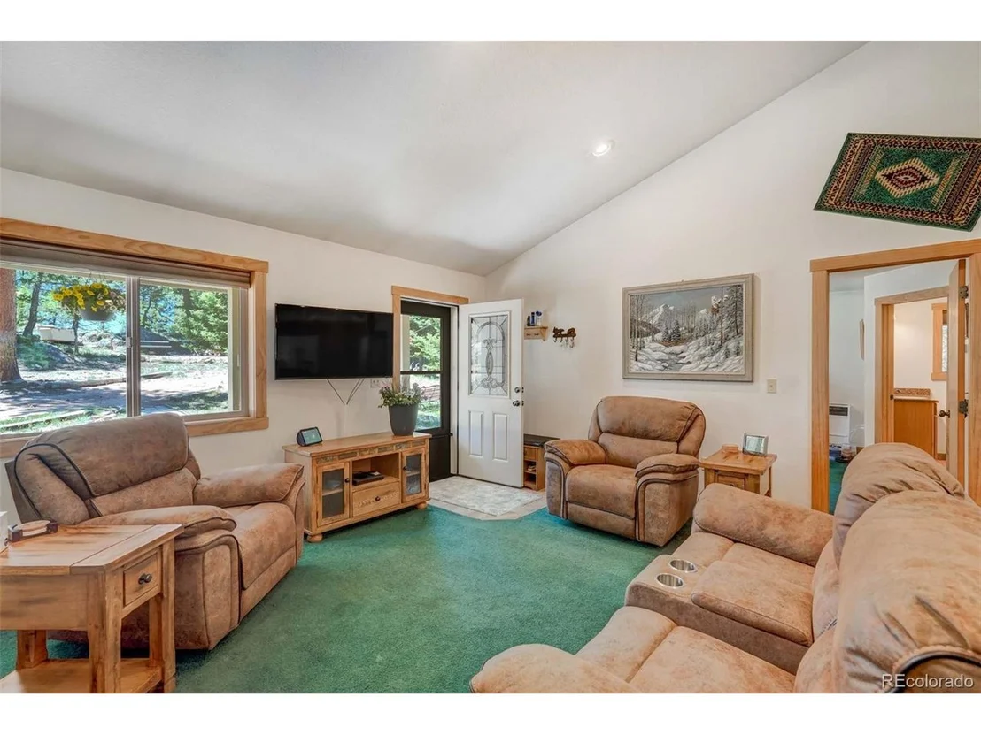Photo of 453 Castle Mountain Dr