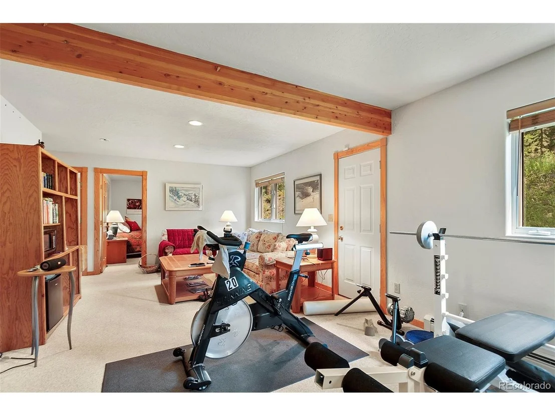 Photo of 212 Fairview Blvd