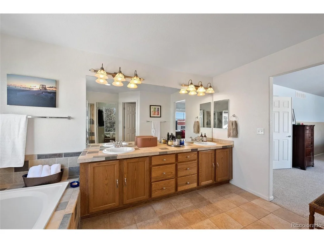 Photo of 3075 Windridge Cir
