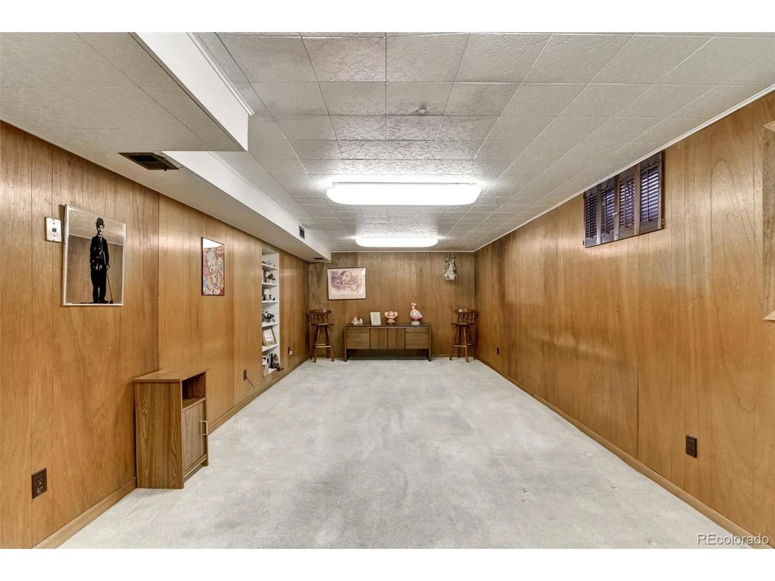 Photo of 6043 Field St