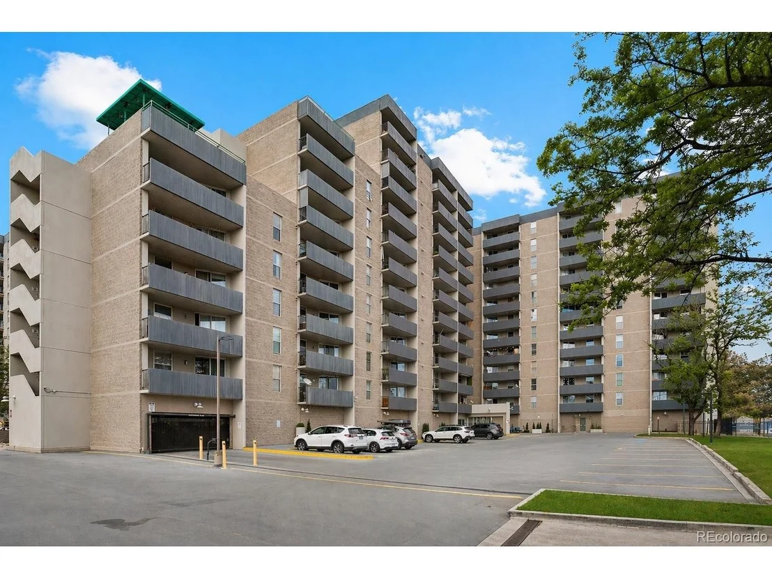 Photo of Unit 310 at 601 W 11th Ave