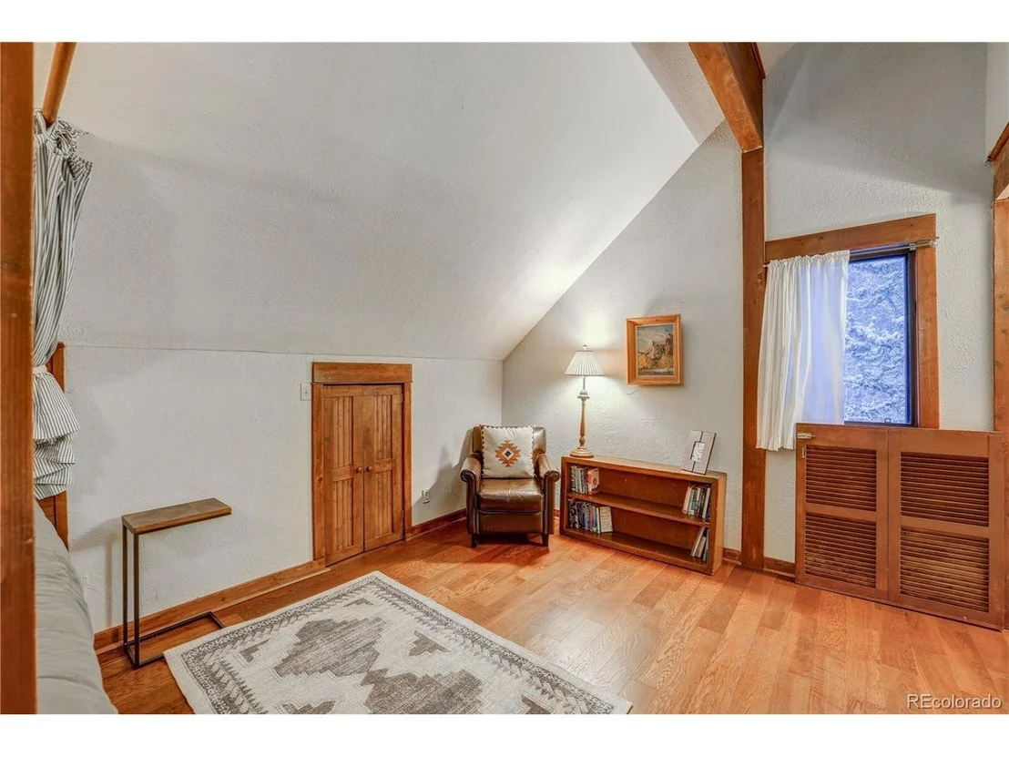 Photo of 2222 Lions Lane