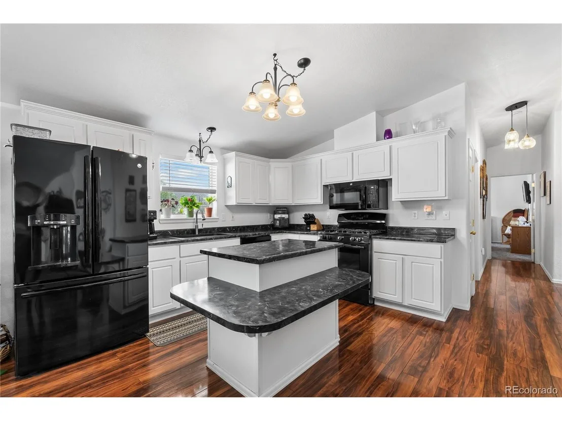 Photo of 207 Willow Dr