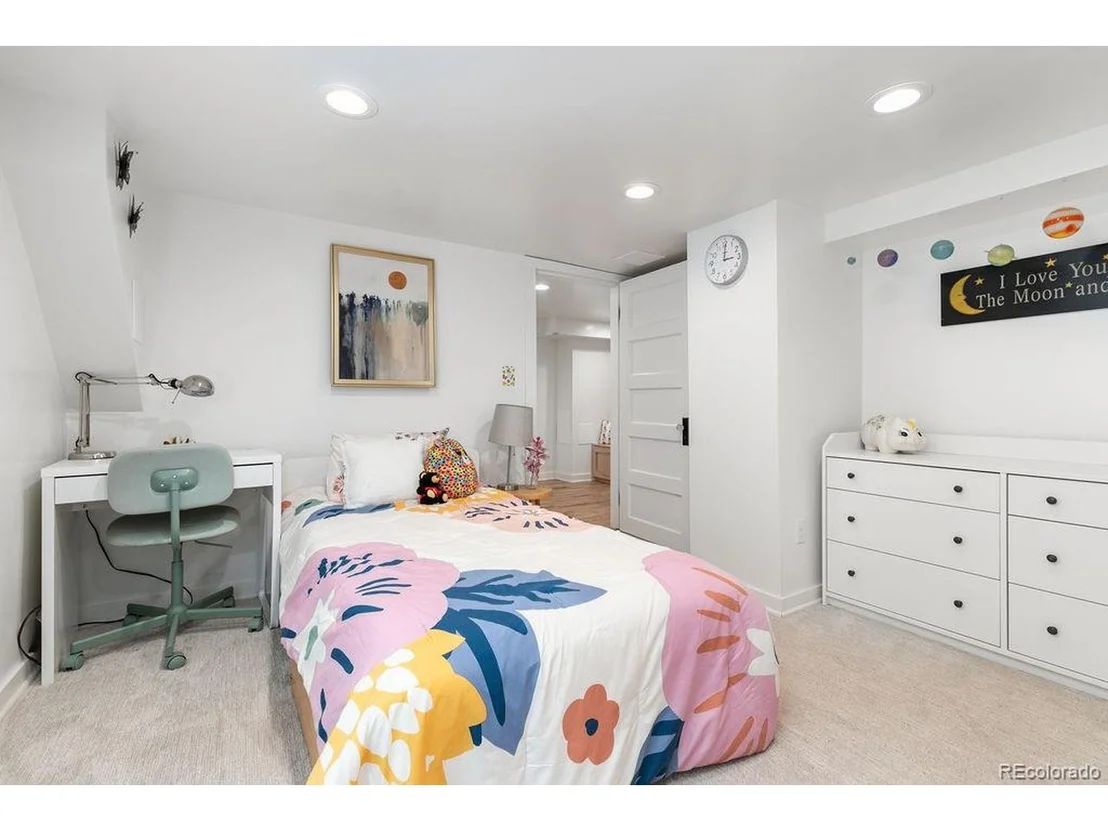 Photo of 3036 W 40th Ave