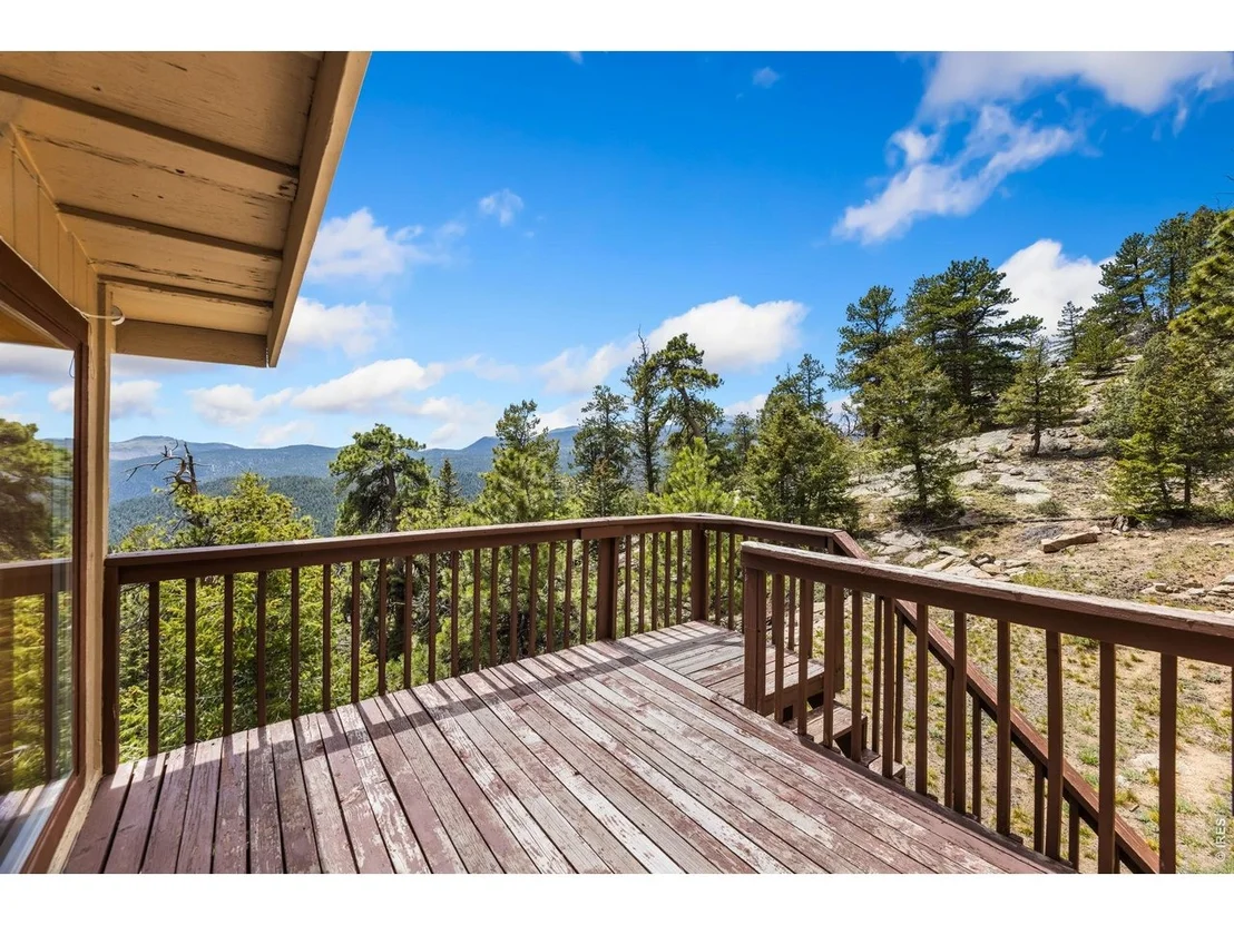 Photo of 619 Alpine Dr