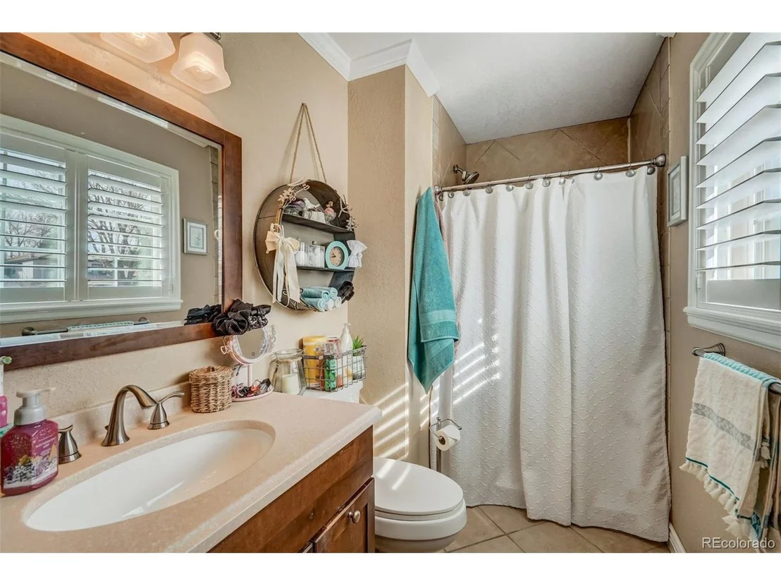 Photo of 7 Belaire Dr