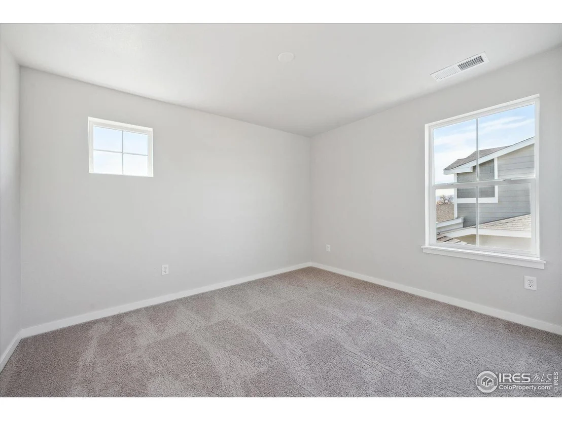Photo of 918 Hummocky Way