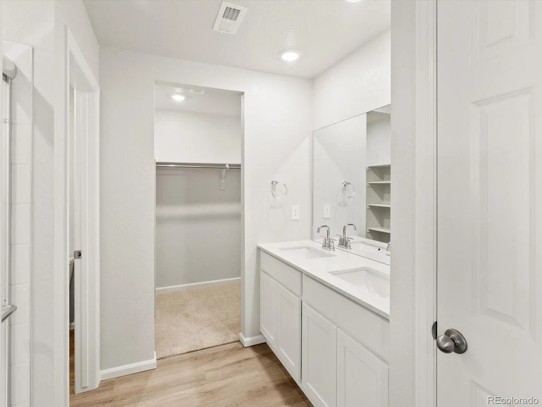 Photo of 512 97th Ave