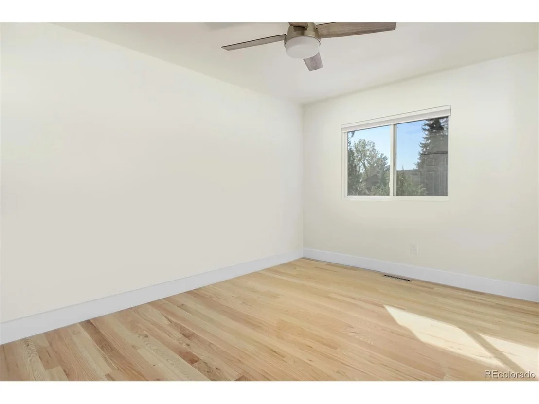 Photo of 6107 Old Brompton Rd
