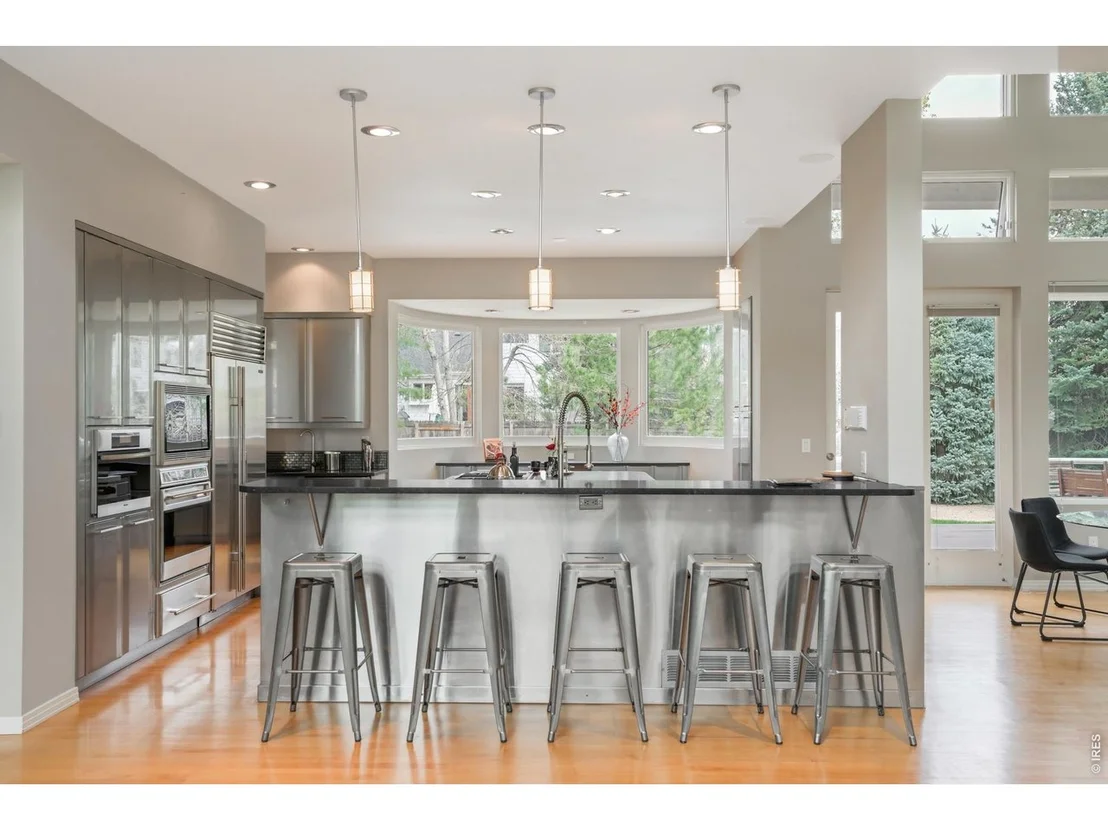 Photo of 2541 Tamarack Ave