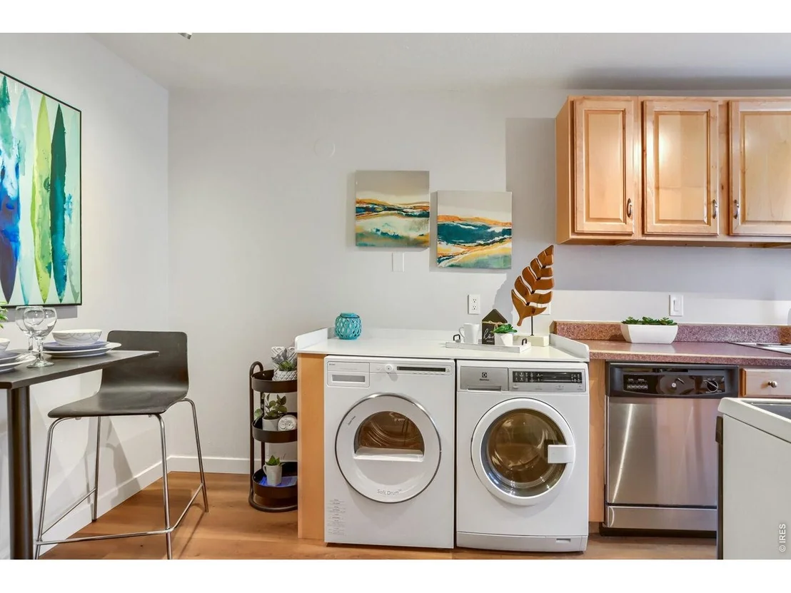 Photo of Unit 201 at 1111 Maxwell Ave