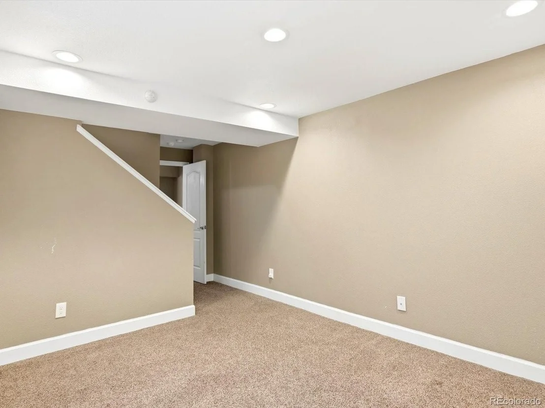 Photo of 10059 Dillon Cir