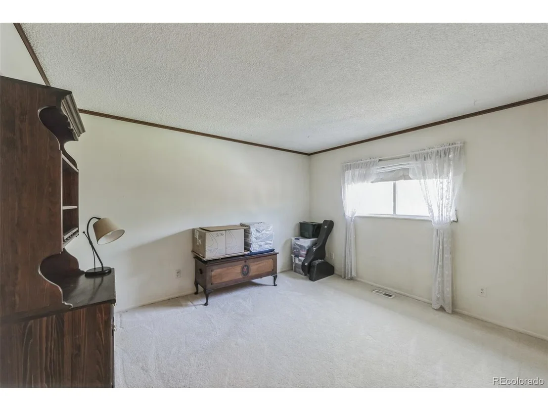 Photo of 11084 Clermont Dr