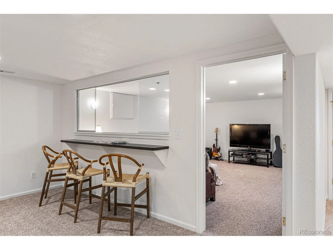 Photo of 2801 N Monaco Pkwy