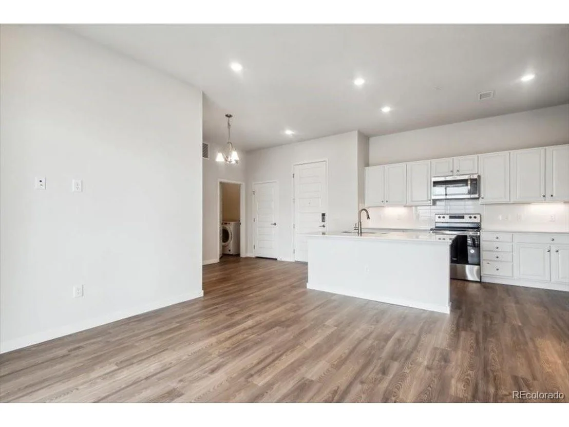 Photo of Unit 1403 at 487 Interlocken Blvd