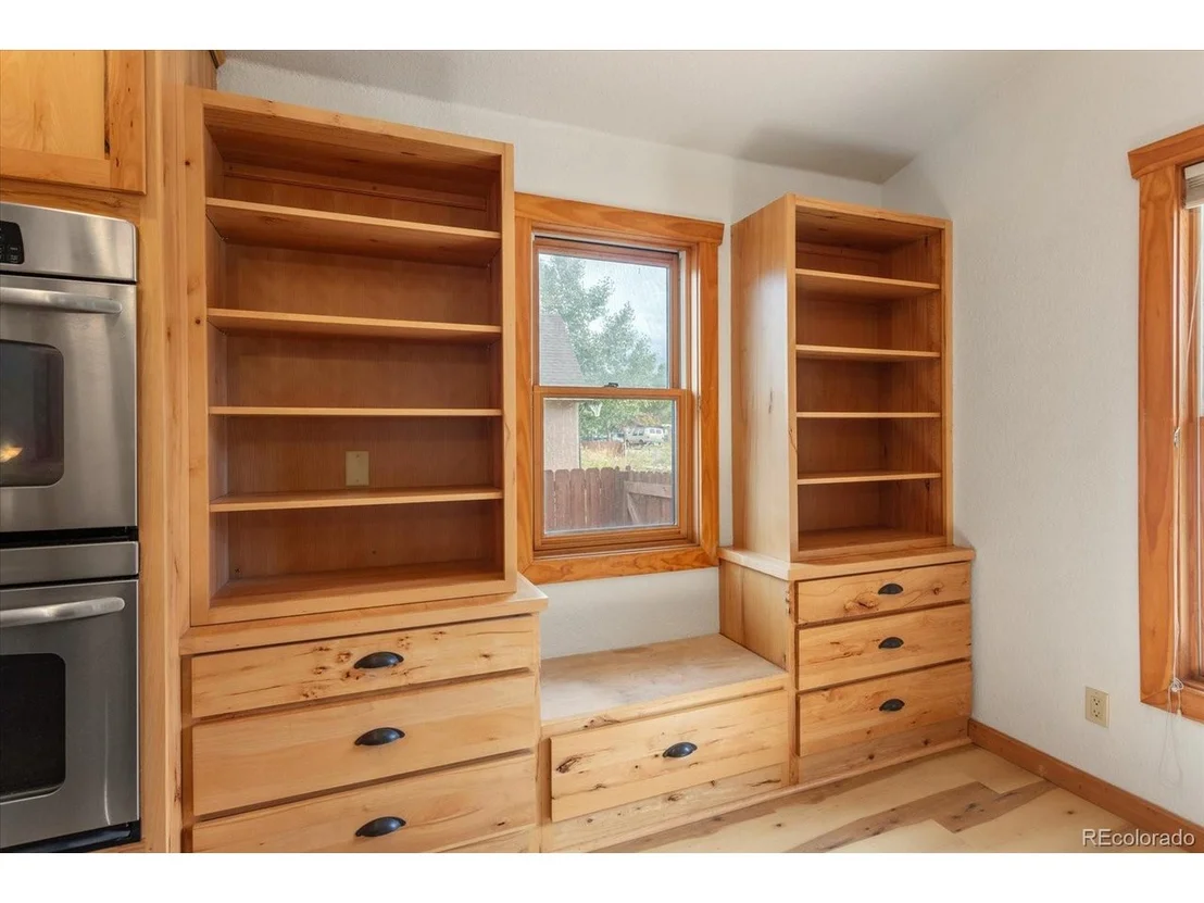 Photo of 734 W 2nd St