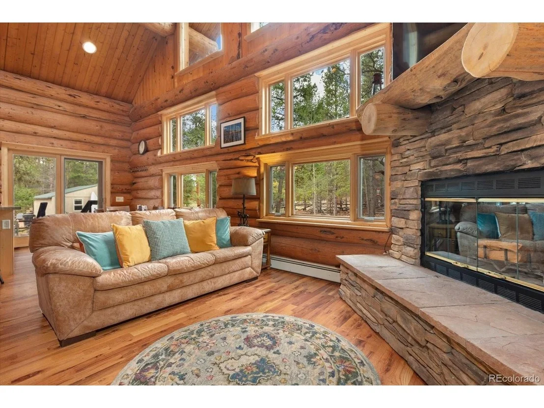 Photo of 682 Spruce Dr