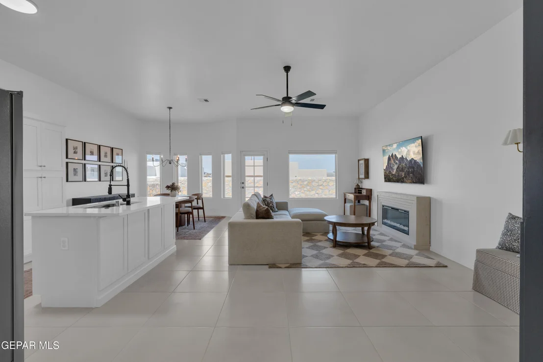 Photo of 937 SANDHURST Place