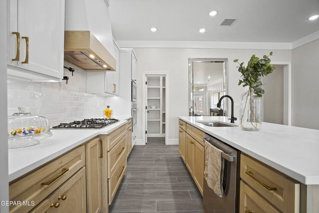 Photo of 15004 Composition Avenue