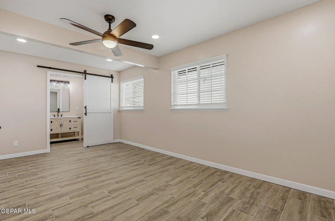 Photo of 5700 Lexington Road