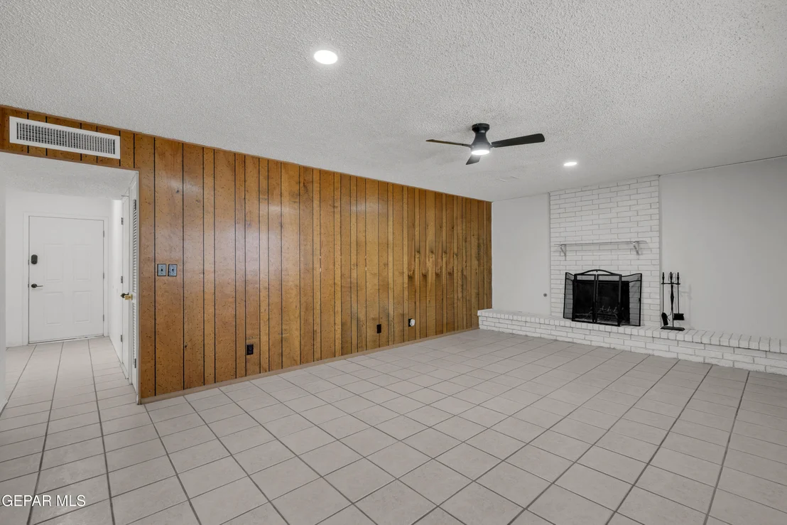 Photo of 5000 MCCORMICK Lane