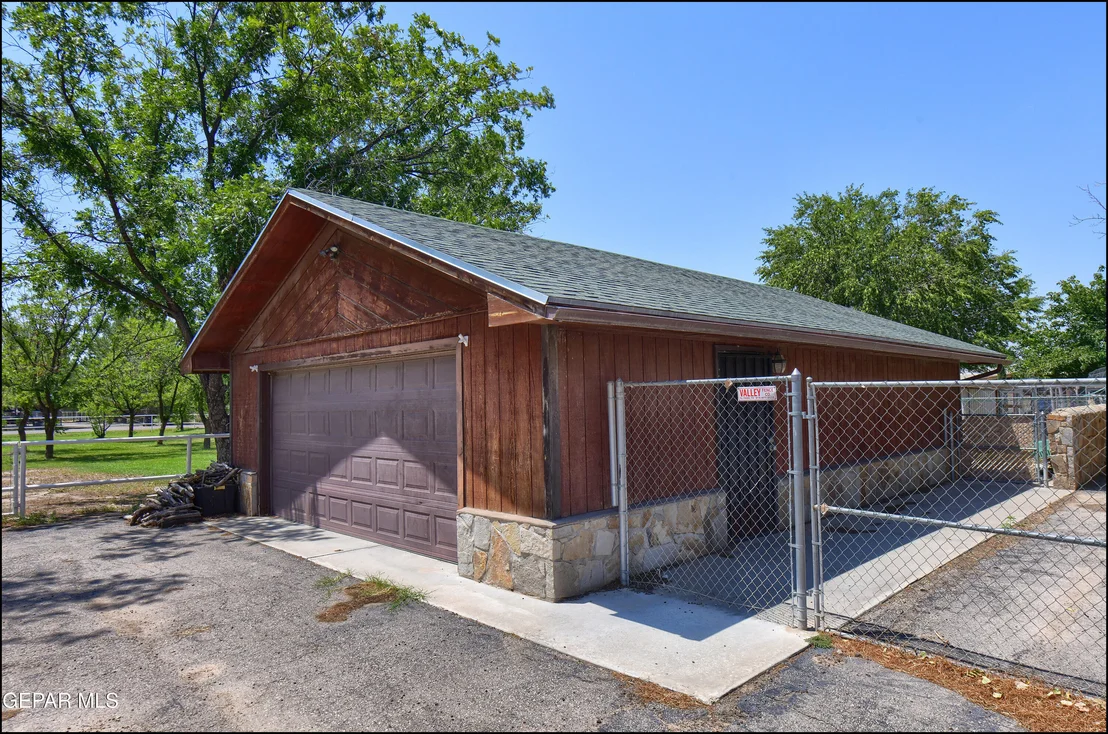 Photo of 6525 UPPER VALLEY Road