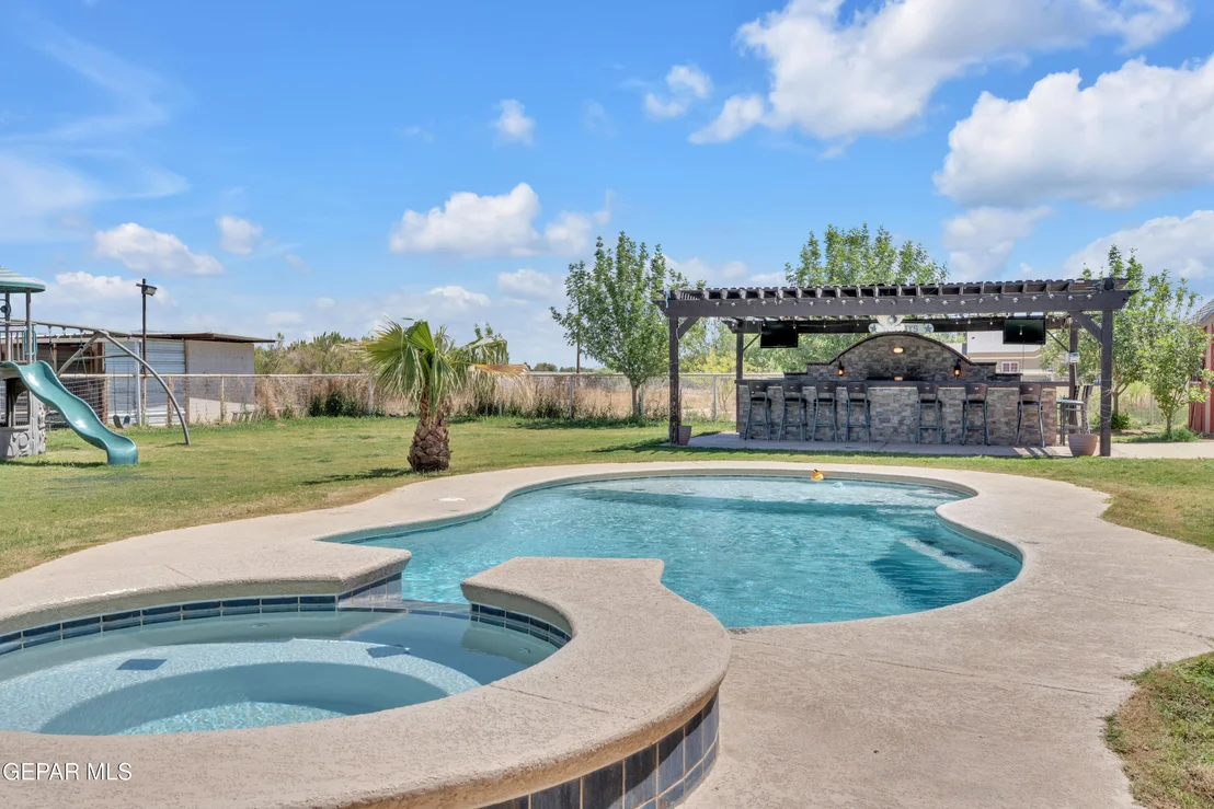 Photo of 7692 River View Drive
