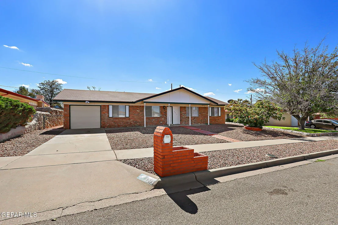 Photo of 7213 CLEMENTE Avenue