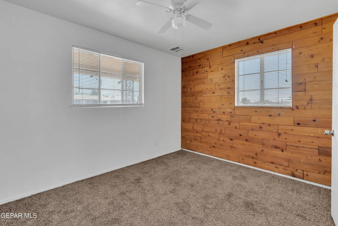 Photo of 7605 Parkland Drive