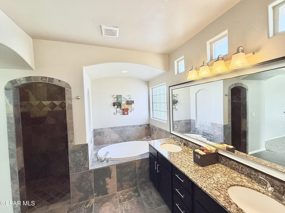 Photo of 270 SilverHill