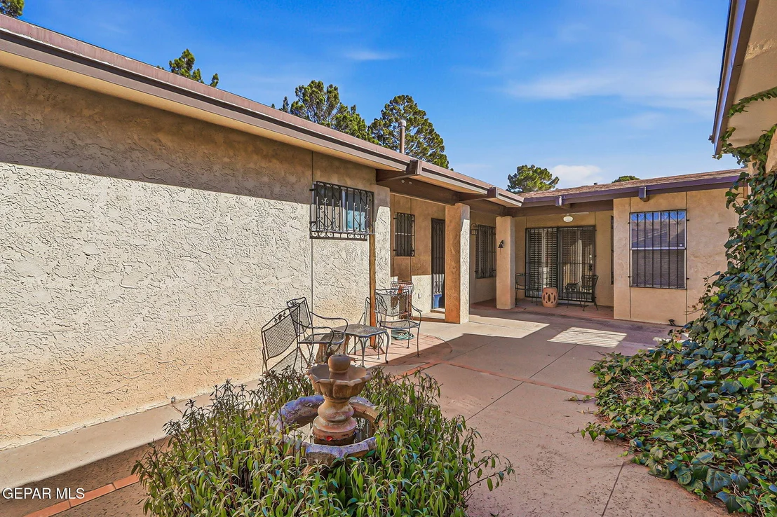 Photo of 6933 POLVADERA Drive
