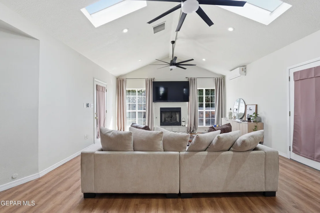 Photo of 6416 LOS ROBLES Drive