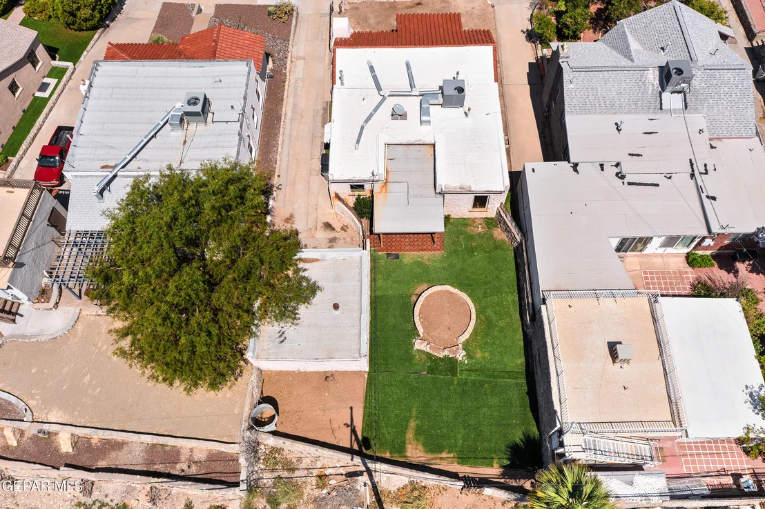 Photo of 810 MESITA Drive