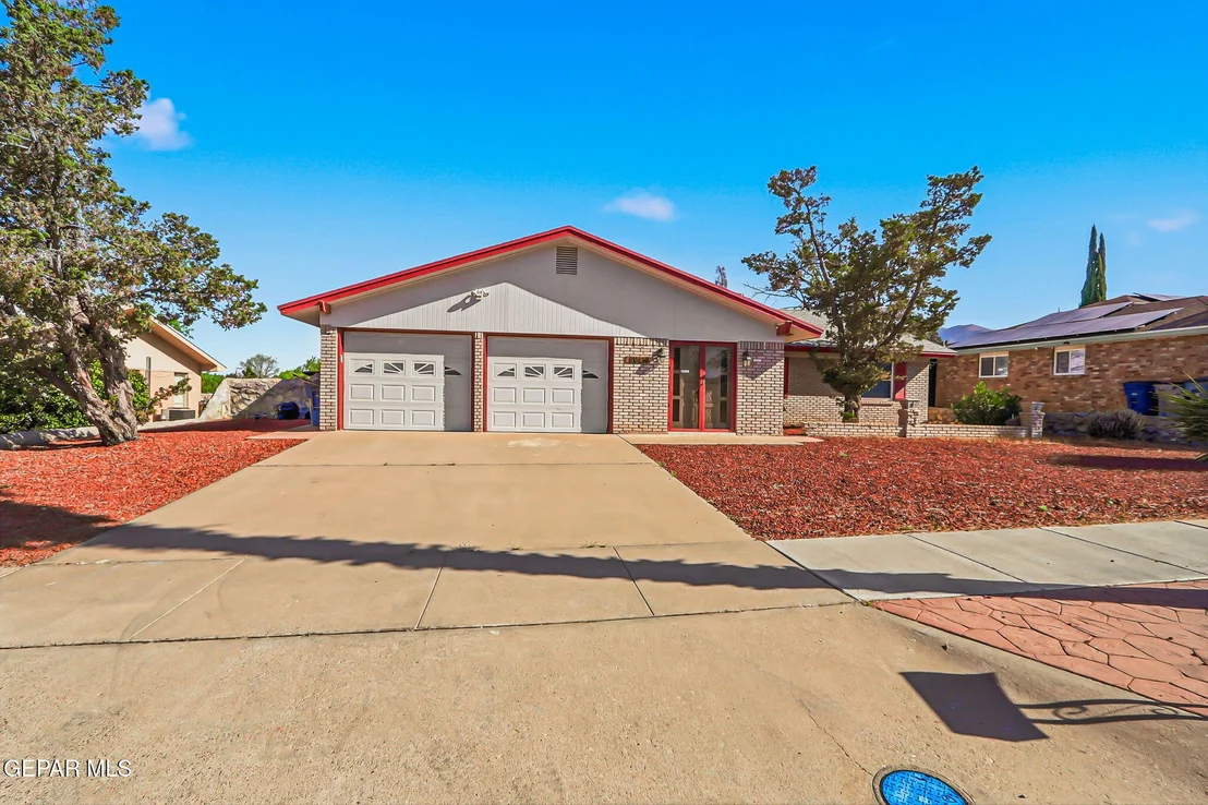 Photo of 6841 LA CADENA Drive