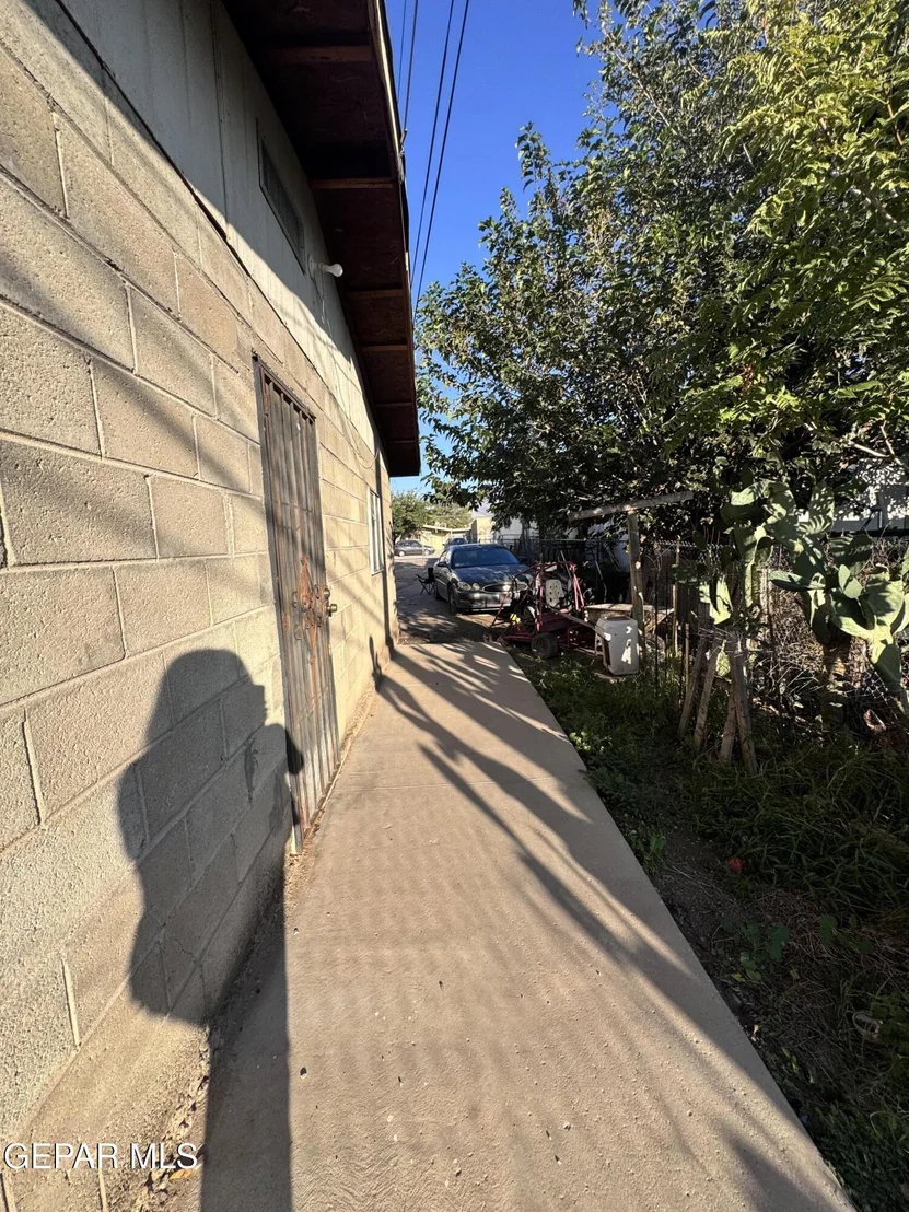 Photo of 7045 1st Street