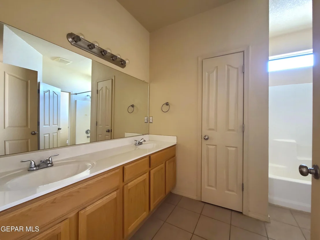 Photo of 11829 JIM WEBB Drive