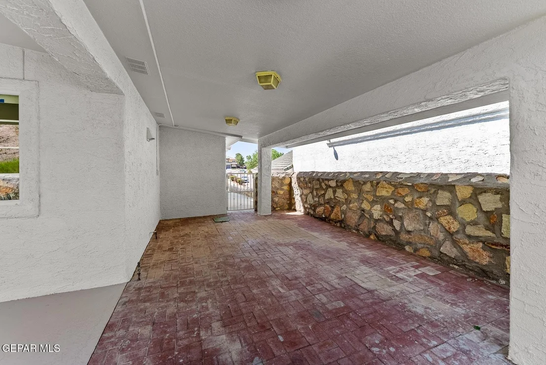 Photo of 6637 WIND RIDGE Drive